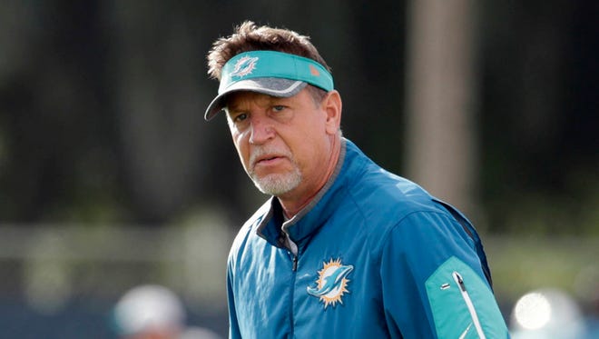 Dolphins assistant resigns following video, is seeking help