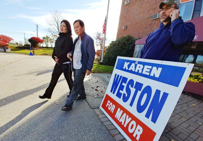 Slow voter turnout at Ward 6 in Dover for municipal elections. [John Huff/Fosters.com]