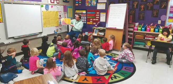 District 3 Siskiyou County Supervisor Michael Kobseff, who is also a First 5 Siskiyou commissioner, reads to Miss Dewhurst’s Weed Elementary kindergarten class.