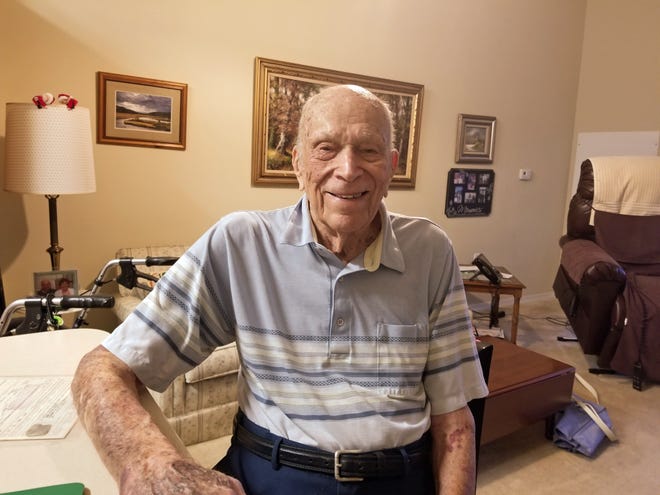 Julius Nimorwicz spent five years in the service. Two of those years were in the Middle East, during World War II, where he helped the Russians defeat the German army. [HERALD-TRIBUNE PHOTO / ABBY WEINGARTEN]