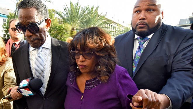Former U.S. Rep. Corrine Brown walks toward Jacksonville’s federal courthouse with supporters before being sentenced Monday to five years in federal prison.(Bob Mack/Florida Times-Union)