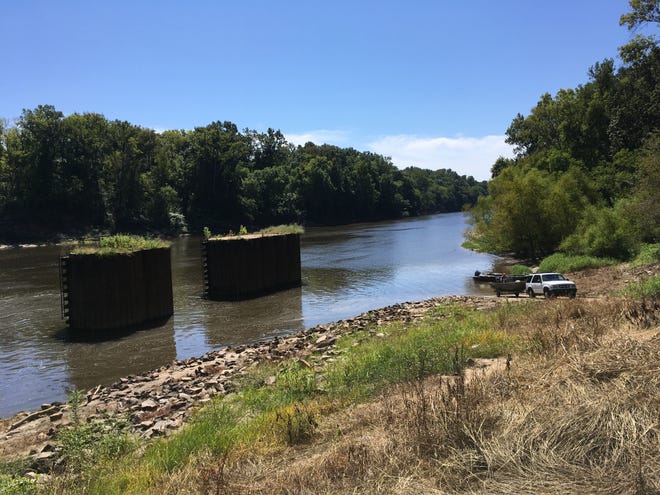 Fishermen often put their boats into the Cape Fear River just downstream from the Chemours plant in Bladen County. [Steve DeVane/The Fayetteville Observer]
