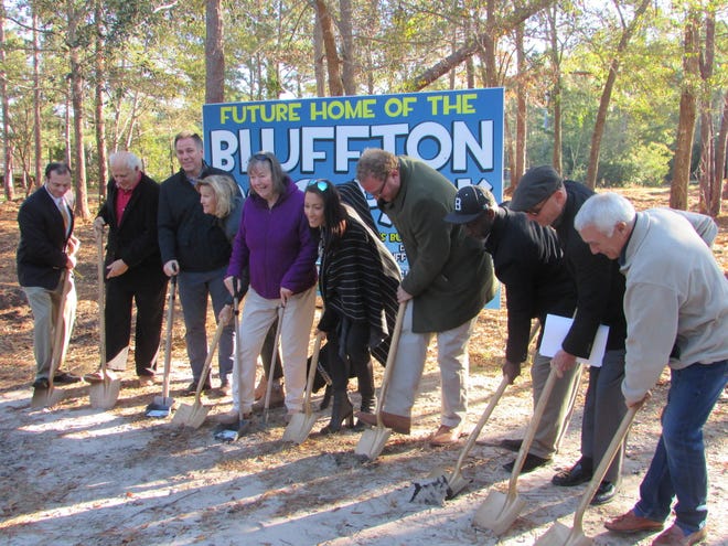 Dan Hunt/Bluffton Today The project’s leaders ceremoniously break ground.