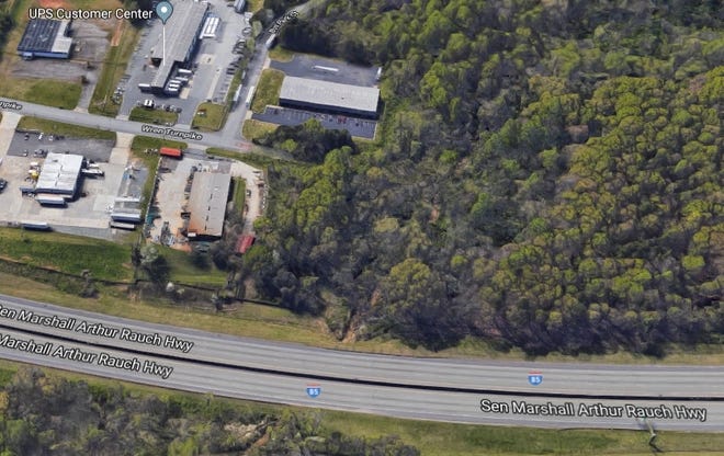 Shown is an aerial view of where Gaston County wants to put a new animal shelter. The plan is to redevelop an existing 14,000-square-foot building on Wren Parkway, near the intersection of I-85 and U.S. 321 in Gastonia. [Special to The Gazette]