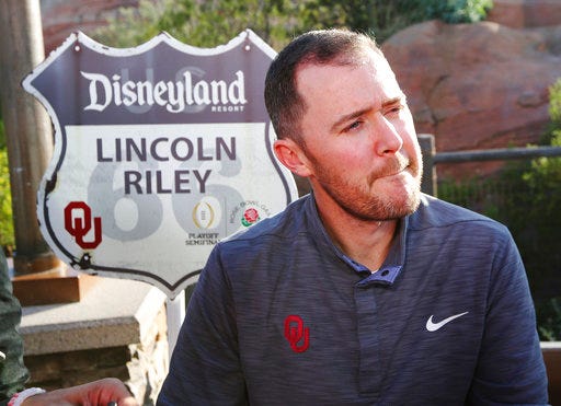 Oklahoma coach Lincoln Riley takes questions during a Rose Bowl news conference Wednesday, Dec. 27, 2017, in Anaheim, Calif. Oklahoma plays Georgia in the New Year's Day game, in the semifinals of the College Football Playoff. (Curtis Compton/Atlanta Journal-Constitution via AP)