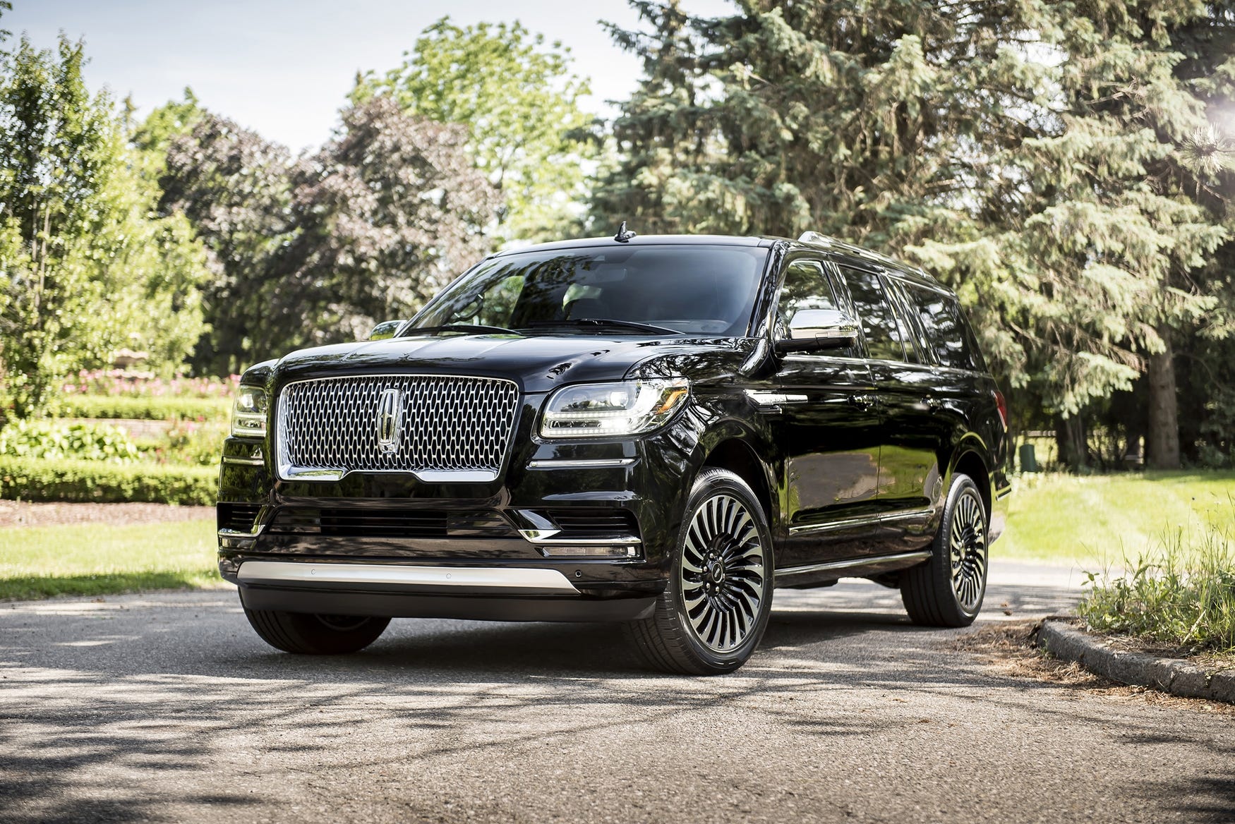 Lincoln Navigator combines worldclass luxury, towing