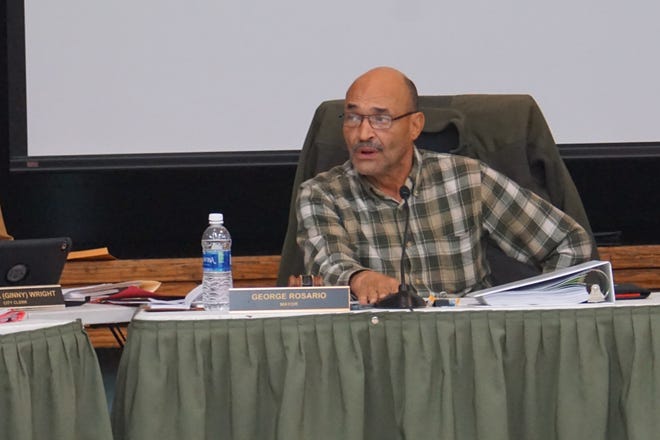 The Groveland City Council set a meeting for tonight to consider ousting embattled Mayor George Rosario. [LINDA CHARLTON / CORRESPONDENT]