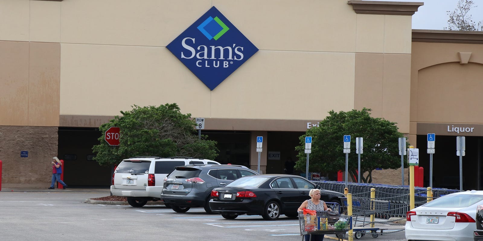 Wal-Mart to keep Daytona Sam's Club