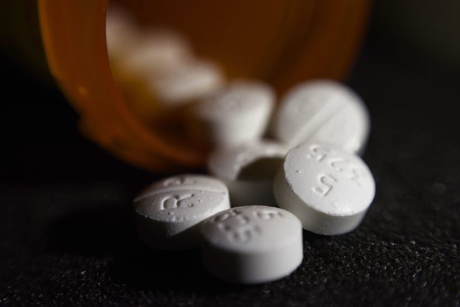 State legislators on Thursday debated the value of limiting opioid prescriptions to seven days, with surgeons saying some patients will be in pain for much longer. [PATRICK SISON/AP]