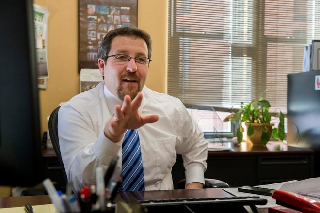 FRED ZWICKY/JOURNAL STAR FILE PHOTO

Assistant City Manger Chris Setti is leaving Peoria City Hall and moving to the Greater Peoria Economic Development Council, where he is to be CEO.