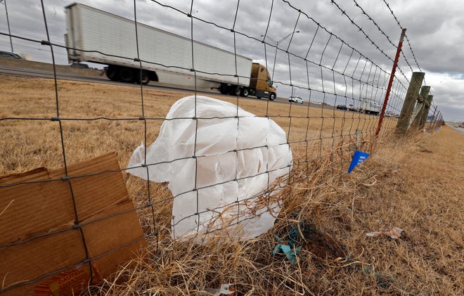 High winds blow plastic bags along I-35 Monday, Jan. 22, 2018 in Moore, Okla. [The Oklahoman archives]