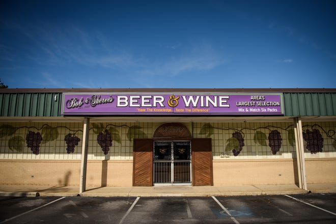 Bob & Sheree's Beer & Wine Shoppe on Raeford Road is closed. [Andrew Craft/The Fayetteville Observer]