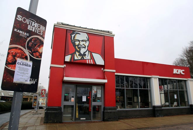 A KFC restaurant near Ashford, England, is closed Monday after the fast-food chain was forced to close most of its 900 outlets in Britain and Ireland because of a shortage of chicken. [AP PHOTO]