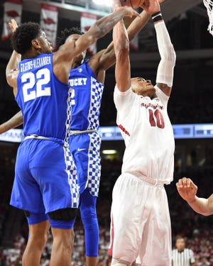 Arkansas freshman center Daniel Gafford (0) attempts a put-back against Kentucky at Bud Walton Arena in Fayetteville on Tuesday, Feb. 20, 2018. [CRAVEN WHITLOW/SPECIAL TO NATE ALLEN SPORTS SERVICE]