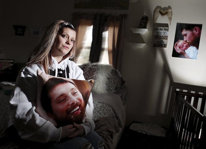 Amanda Shires of Columbus reflects on her husband's Tony Shires life. When he died of opioid overdose the family decided to donate his organs. Lifeline Ohio has seen a 37 percent increase in organs transplanted.January 11,2018.[Eric Albrecht/Dispatch]