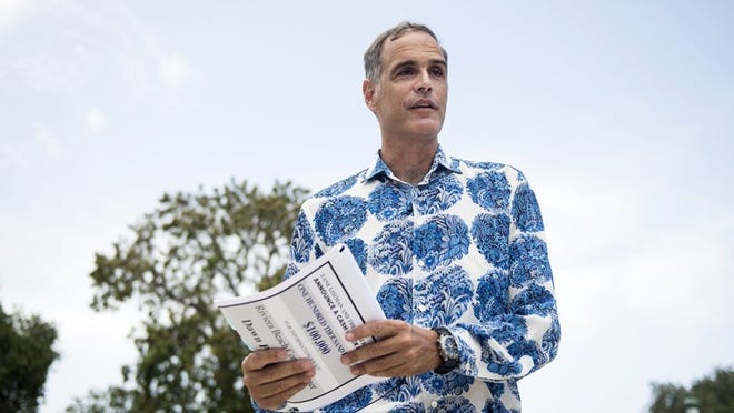 Fane Lozman outside Riviera Beach City Hall in 2016. On Tuesday, Feb. 27, 2018, he will take his second legal fight with Riviera Beach to the U.S. Supreme Court. (Meghan McCarthy / The Palm Beach Post)
