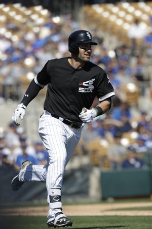 Chicago White Sox's Nicky Delmonico runs to first during the second inning of the game against the Los Angeles Dodgers, Friday, March 2, 2018, in Glendale, Ariz. [CARLOS OSORIO/THE ASSOCIATED PRESS]
