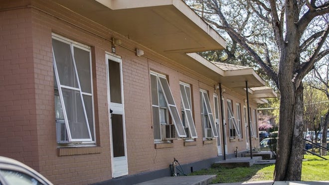 A view of Rosewood Courts in East Austin on March of 2015. (RICARDO B. BRAZZIELL / AMERICAN-STATESMAN)