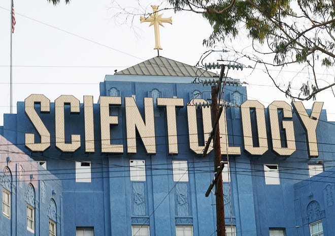 This Aug. 25, 2016 photo shows the Scientology Cross perched atop the Church of Scientology in Los Angeles. Scientology launched its own television channel Monday. A Twitter handle, website and app for Scientology TV appeared Sunday posting updates to hype the network's availability on DIRECTV, AppleTV, Roku, fireTV, Chromecast, iTunes and Google Play. [RICHARD VOGEL/ASSOCIATED PRESS]