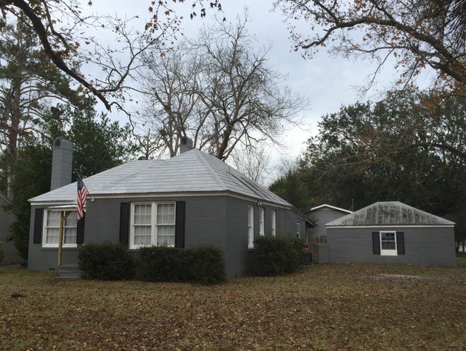 This home at 418 E. 62nd St. is one of 26 properties operating illegally as short-term vacation rentals, according to a lawsuit filed by the city. Eric Curl/Savannah Morning News