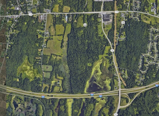 The marker on the map is the site of the proposed warehouse near the intersection of routes 17K and 747 in the Town of Montgomery. [IMAGERY 2018 GOOGLE, MAP DATA 2018 GOOGLE]