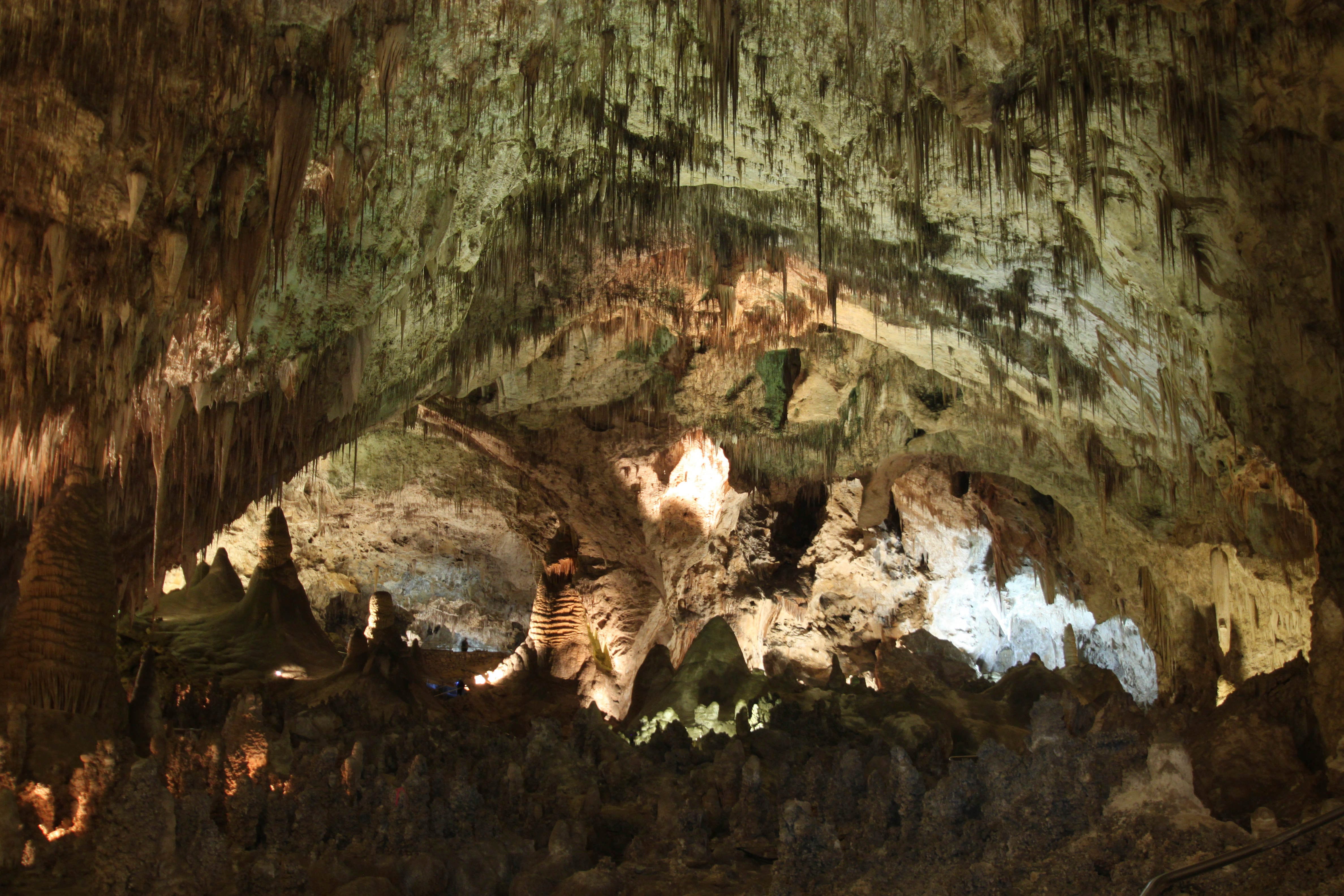 Пещера нати. Пещера Хан сон Дунг Вьетнам. Страшная пещера. Красивые пещеры. Самые красивые пещеры.