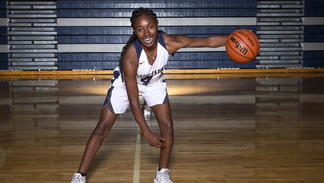 Hendrickson junior guard Mikayla Woods has been honored as the American-Statesman’s 2018 All-Central Texas player of the year in girls basketball. She averaged 15.5 points, 6.2 rebounds and four steals a game to help the Hawks to a school-record 32 victories.