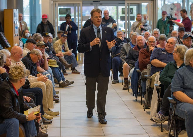 For over an hour, David Whitmer, Roseburg VA Health Care System Interim Director, fielded questions and complaints about medical care at the Eugene VA medical clinic Thursday at a town hall meeting. (Brian Davies/The Register-Guard)