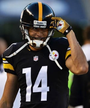 Former Rochester and Penn State standout Derek Moye's NFL career included a stint with the Steelers. Moye has agred to be receivers coach at Aliquippa. [Lucy Schaly/BCT File]
