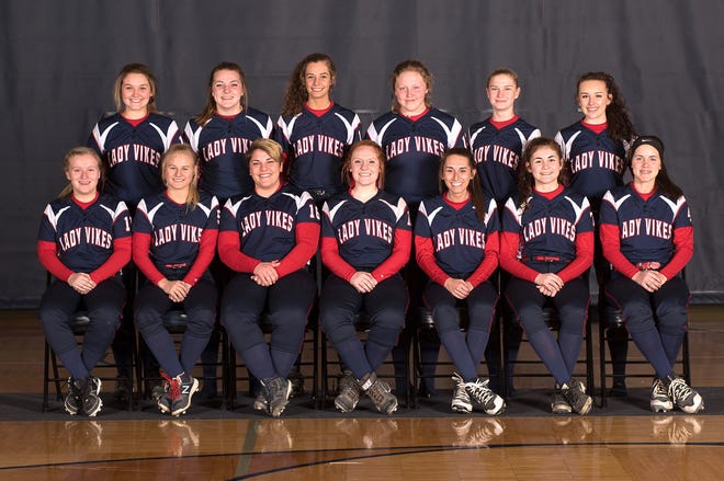 The 2018 Lakewood High School Varsity Softball Team [Rachel Ward/Capture Photography]