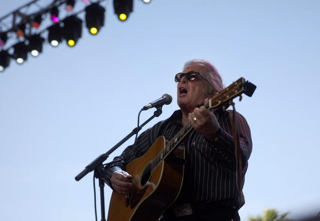 Don McLean performs Friday at the Greenwich Odeum in East Greenwich. [Allen J. Schaben / Los Angeles Times / MCT]