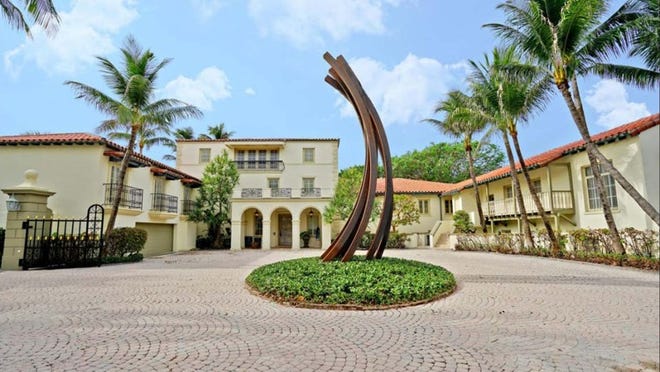 Priced at $46 million, Mary Montgomery’s home at 1800 S. Ocean Blvd. is under contract and has been approved for demolition by the town. Photo by Giles Bradford, courtesy of the Corcoran Group