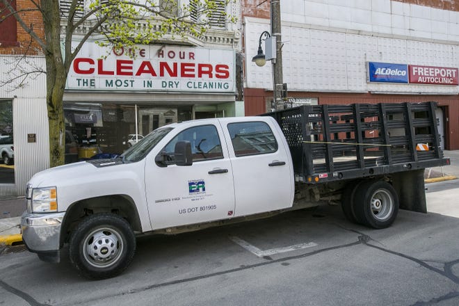 The Environmental Protection Agency is cleaning up contaminants at the former One Hour Cleaners store, shown here Wednesday, May 2, 2018, at 19 W. Main St. in Freeport. [ARTURO FERNANDEZ/THE JOURNAL-STANDARD STAFF]