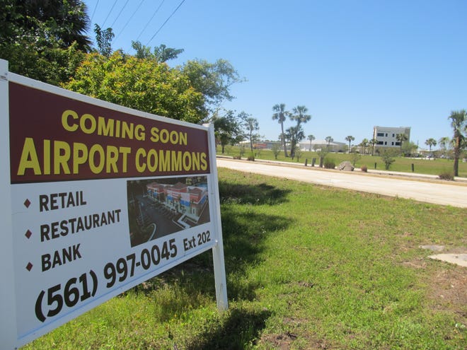 An 3.8-acre commercial parcel on unincorporated land at the corner of State Road 100 and Bulldog Drive in Palm Coast is the site of a proposed shopping center being called Airport Commons. [News-Journal/Matt Bruce]