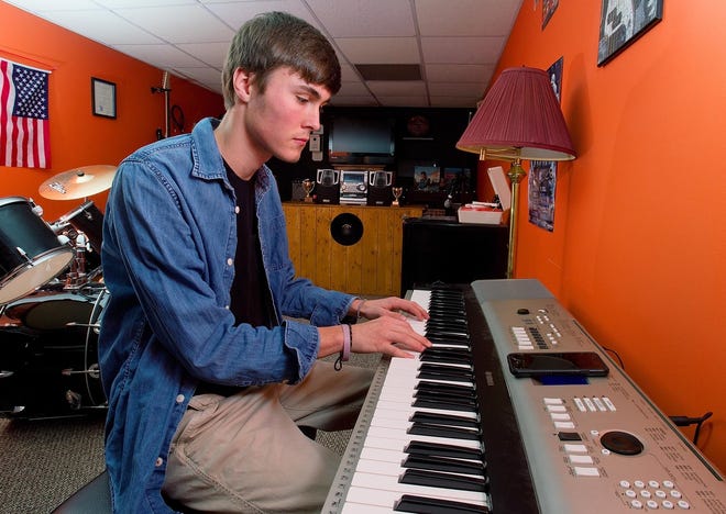 Devin Everhart will perform at Friday at the Olde Well Tavern. [Donnie Roberts/The Dispatch]