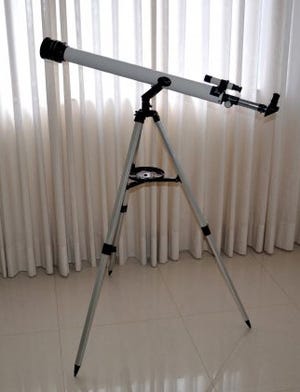 Even a small telescope, like this refractor, can enhance your exploration of the Universe.

[Public domain/pixnio.com]