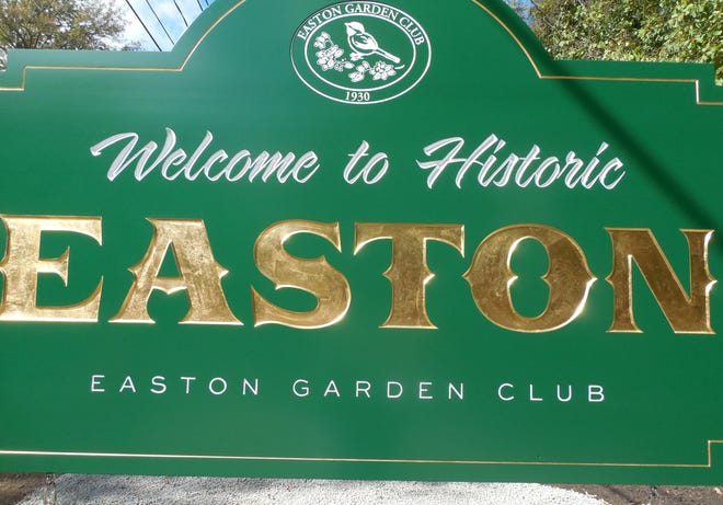 In what has become a sold-out event each year, the Easton Historical Society’s night of Chowder and Chatter was held on May 3 with panelists discussing four old homes in Easton.