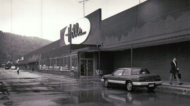 Hills Department Store was a popular shopping destination for Beaver County residents well into the 1990s. The Green Garden Plaza store, seen here in 1989, along with the Northern Lights store, both became Ames locations following that chain's buyout of Hills in 1998. [Photo courtesy of Beaver County Historical Research & Landmarks Foundation]