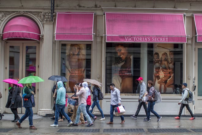 L Brands executives acknowledged in a conference calll Thursday that the absence of the Victoria's Secret catalog and the elimination of many discount offers caused some customers to stop visiting Victoria's Secret stores. This store is in Manhattan. [MARY ALTAFFER/THE ASSOCIATED PRESS]