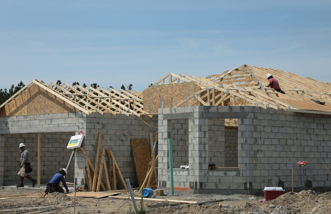 New houses go up at Horton Hawk's Preserve in Port Orange, a 114-lot development in its first phase. Port Orange had more new residents than any other Volusia city between 2016-2017, according to new Census Bureau estimates. [News-Journal/Nigel Cook]