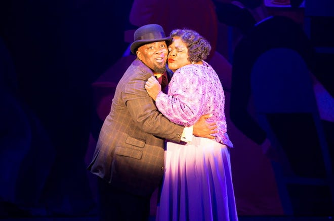 DeMone and Tarra Connor Jones in "Ain't Misbehavin,'" at Theatre By The Sea. [Steven Richard Photography]