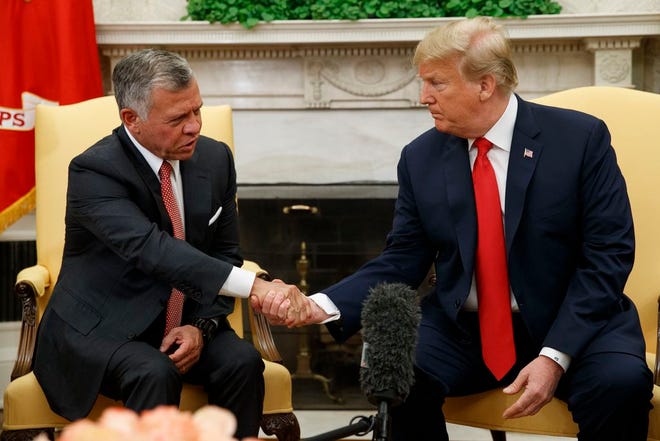 President Donald Trump meets with King Abdullah II of Jordan in the Oval Office of the White House, Monday, June 25, 2018, in Washington. (AP Photo/Evan Vucci)