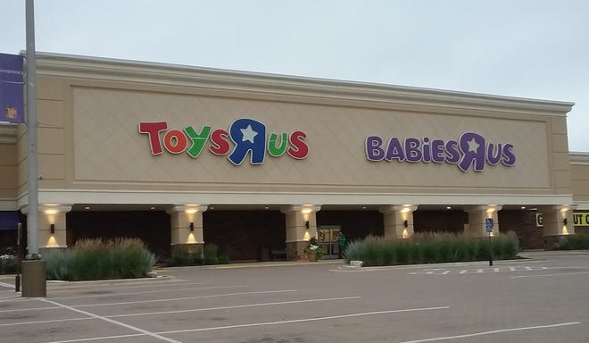 NICK VLAHOS/JOURNAL STAR

The Toys "R" Us and Babies "R" Us stores at Westlake Shopping Center in Peoria are in their final days of operation. They are to close permanently Thursday night.