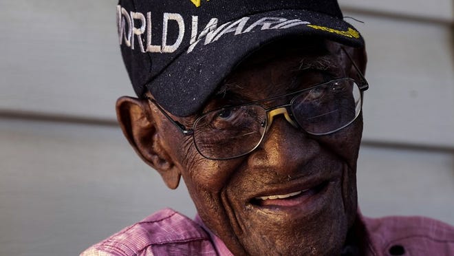 Richard Overton’s cousin said America’s oldest living World War II veteran at age 112 had his personal bank account drained. (Rodolfo Gonzalez / For Austin American-Statesman)