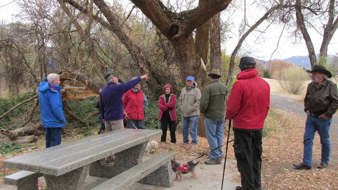 Jerry Mosier is shown here teaching members of the public about riparian restoration projects along Yreka Creek at the Oberlin site.