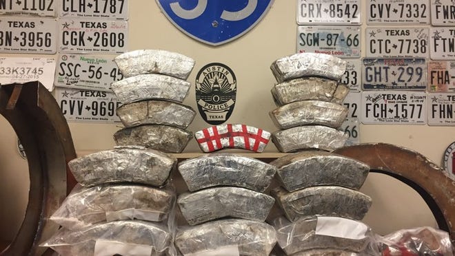 La policía incautó más de 100 libras de drogas durante una parada de tránsito en el sur de Austin el martes 10 de julio de 2018. CORTESÍA