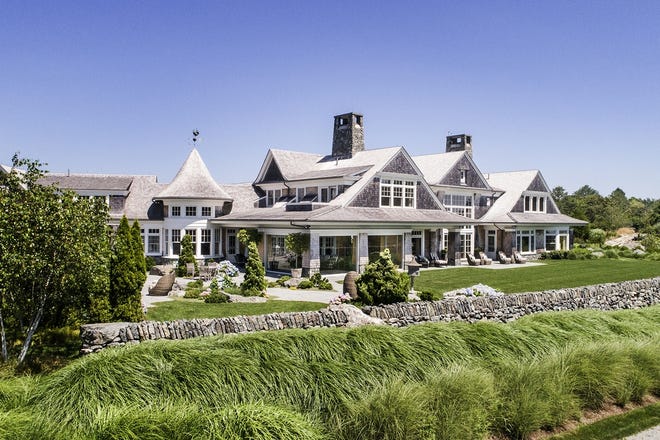 Judge Judy Sheindlin and her husband, Jerry Sheindlin, bought the "bird house," at 70 Beacon Hill Road in Newport, for $9 million. [Courtesy of Gustave White Sotheby’s International Realty]