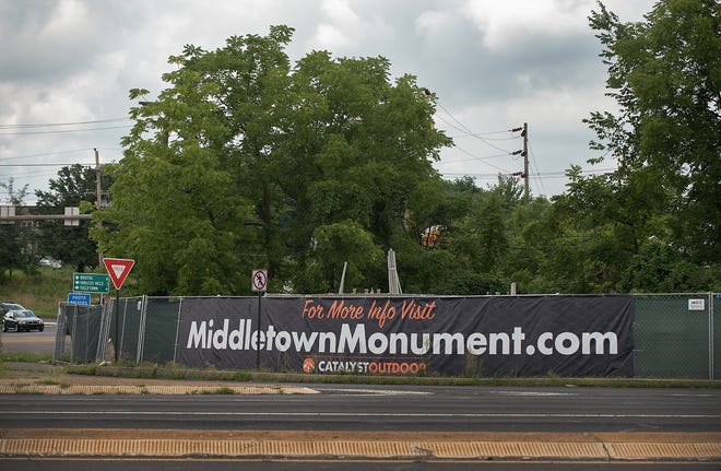 A company is proposing an electronic billboard, called the Middletown Monument, at the site of a former transmission shop near the Oxford Valley Mall in Middletown. [BILL FRASER / STAFF PHOTOJOURNALIST]