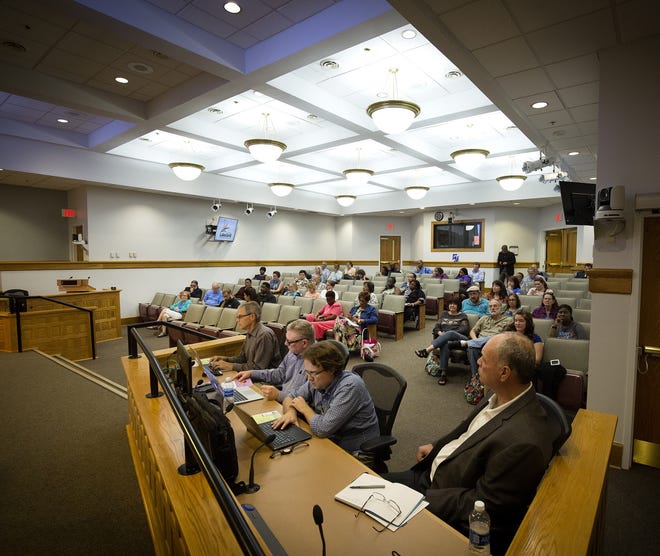 To allow for easier public accessibility, Lakeland City Commissioners voted unanimously to move the start time for its monthly meetings at City Hall from 9 a.m. to 3 p.m. beginning Sept. 4. [FILE PHOTO/THE LEDGER]