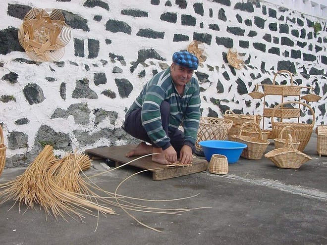João Andrade, basket weaver from Água de Pau, Azores.